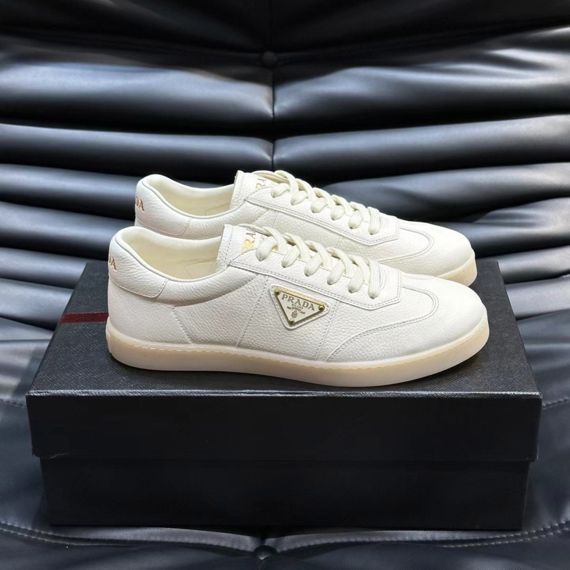 Pra*a casual shoes